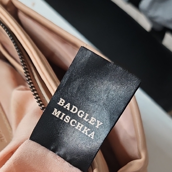 Badgley Mischka Tan Quilted Crossbody Bag with Chain Strap - Picture 13 of 16